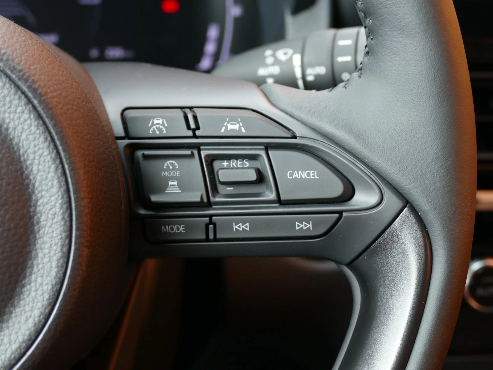 TOYOTA YARIS CROSS - Miniature 16 sur 34 - Cliquer pour voir cette photo