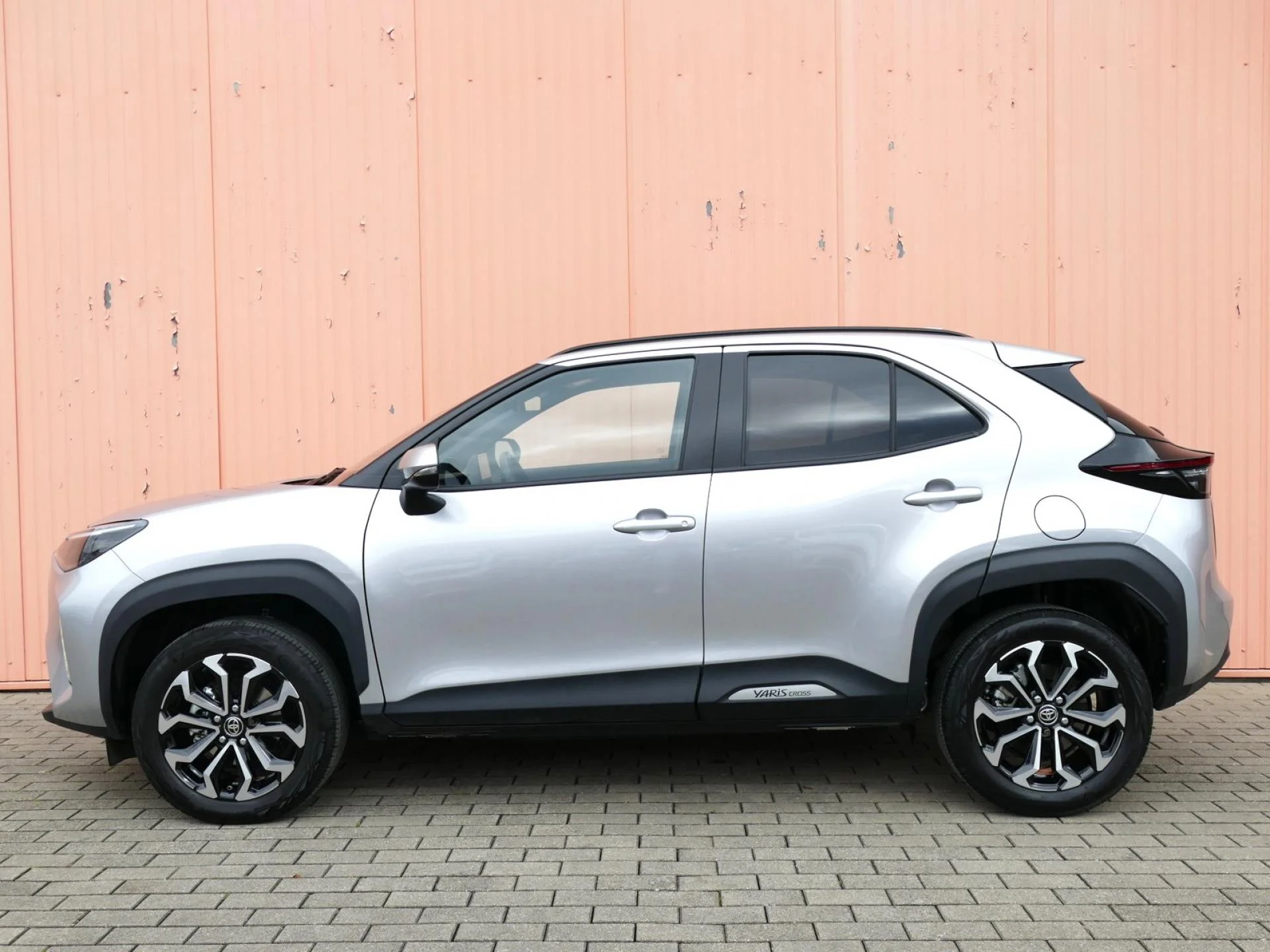 TOYOTA YARIS CROSS - Miniature 2 sur 32 - Cliquer pour voir cette photo