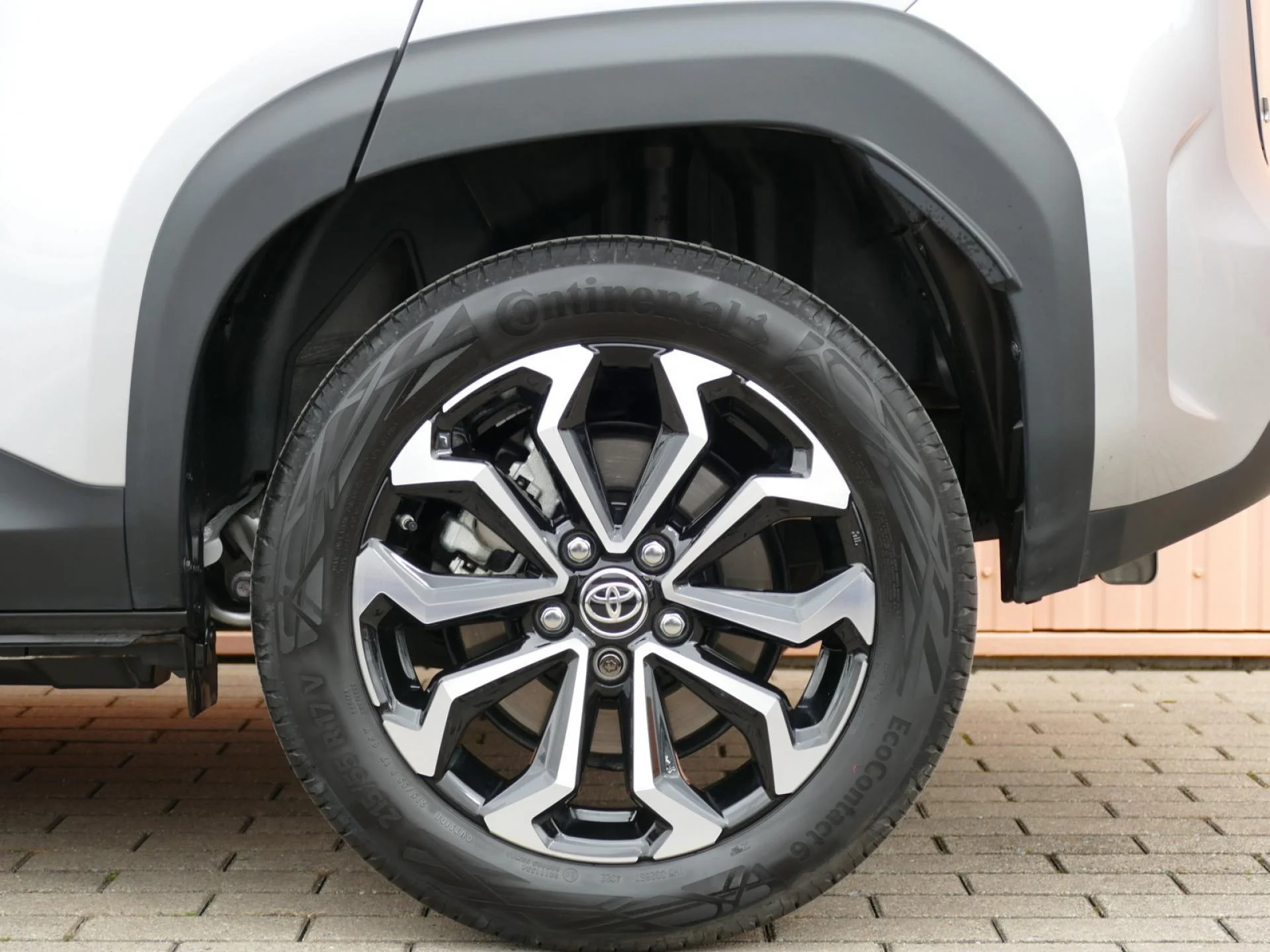 TOYOTA YARIS CROSS - Miniature 32 sur 32 - Cliquer pour voir cette photo