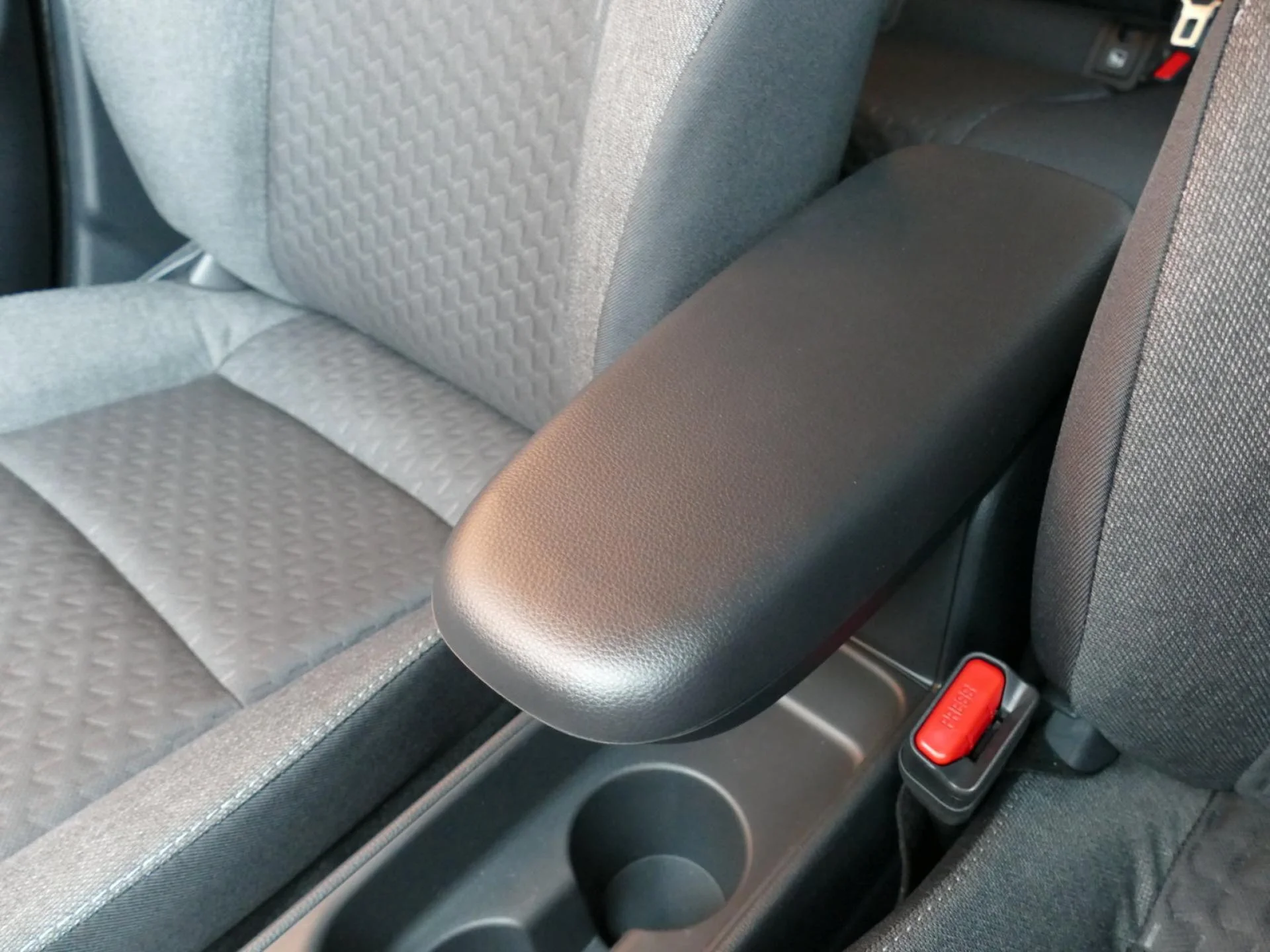 TOYOTA YARIS CROSS - Miniature 21 sur 34 - Cliquer pour voir cette photo