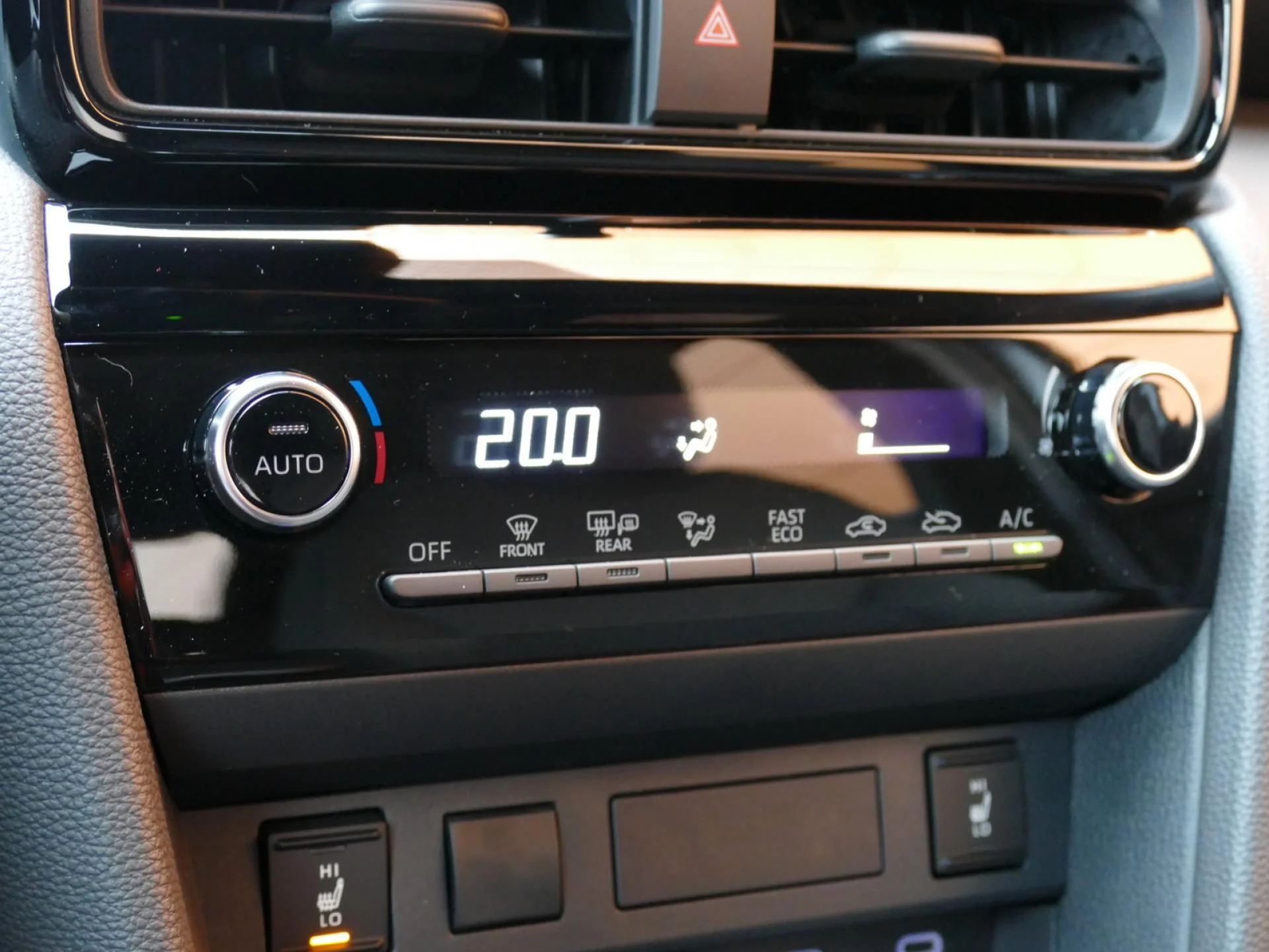 TOYOTA YARIS CROSS - Miniature 11 sur 34 - Cliquer pour voir cette photo