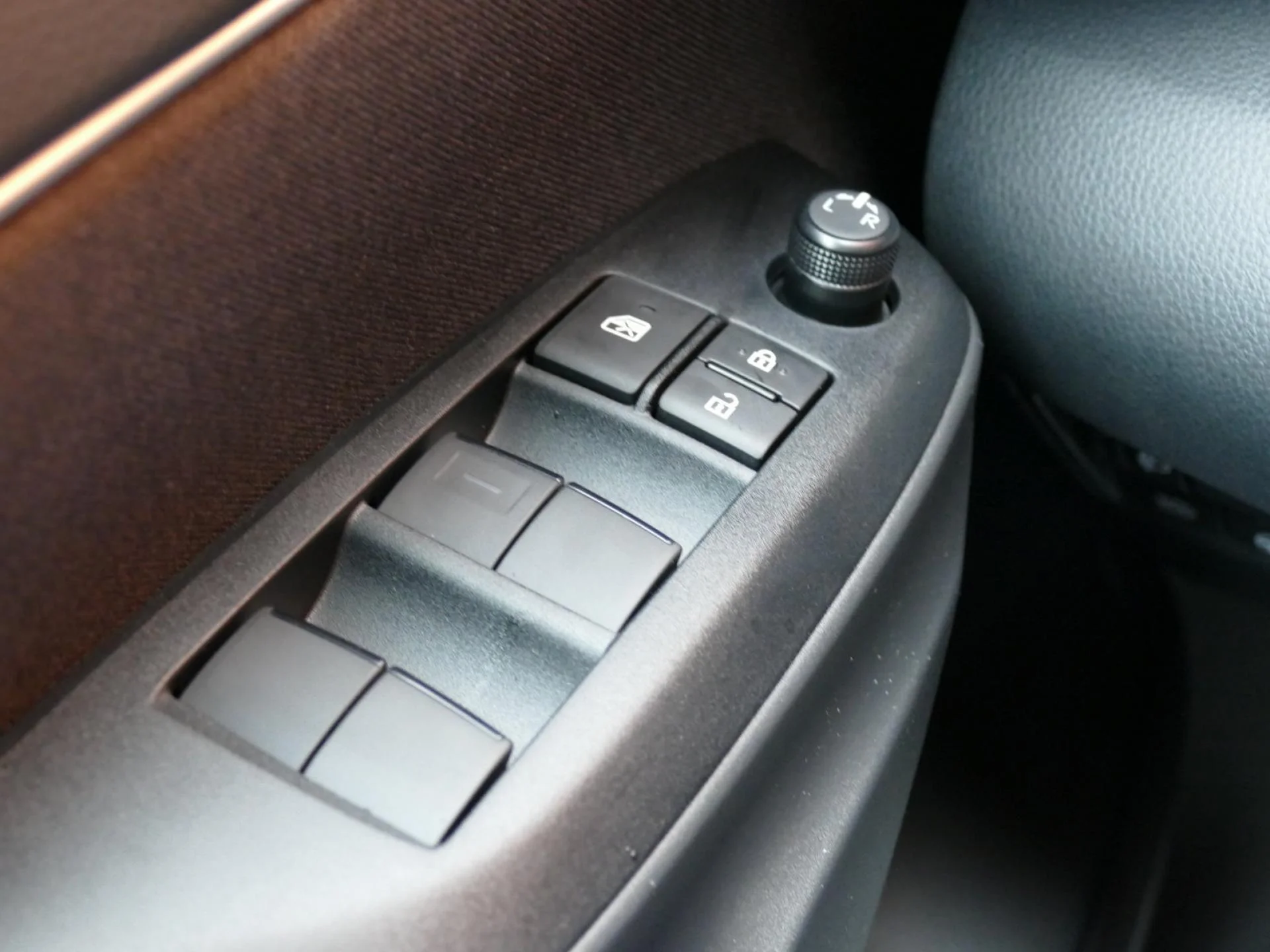 TOYOTA YARIS CROSS - Miniature 25 sur 34 - Cliquer pour voir cette photo