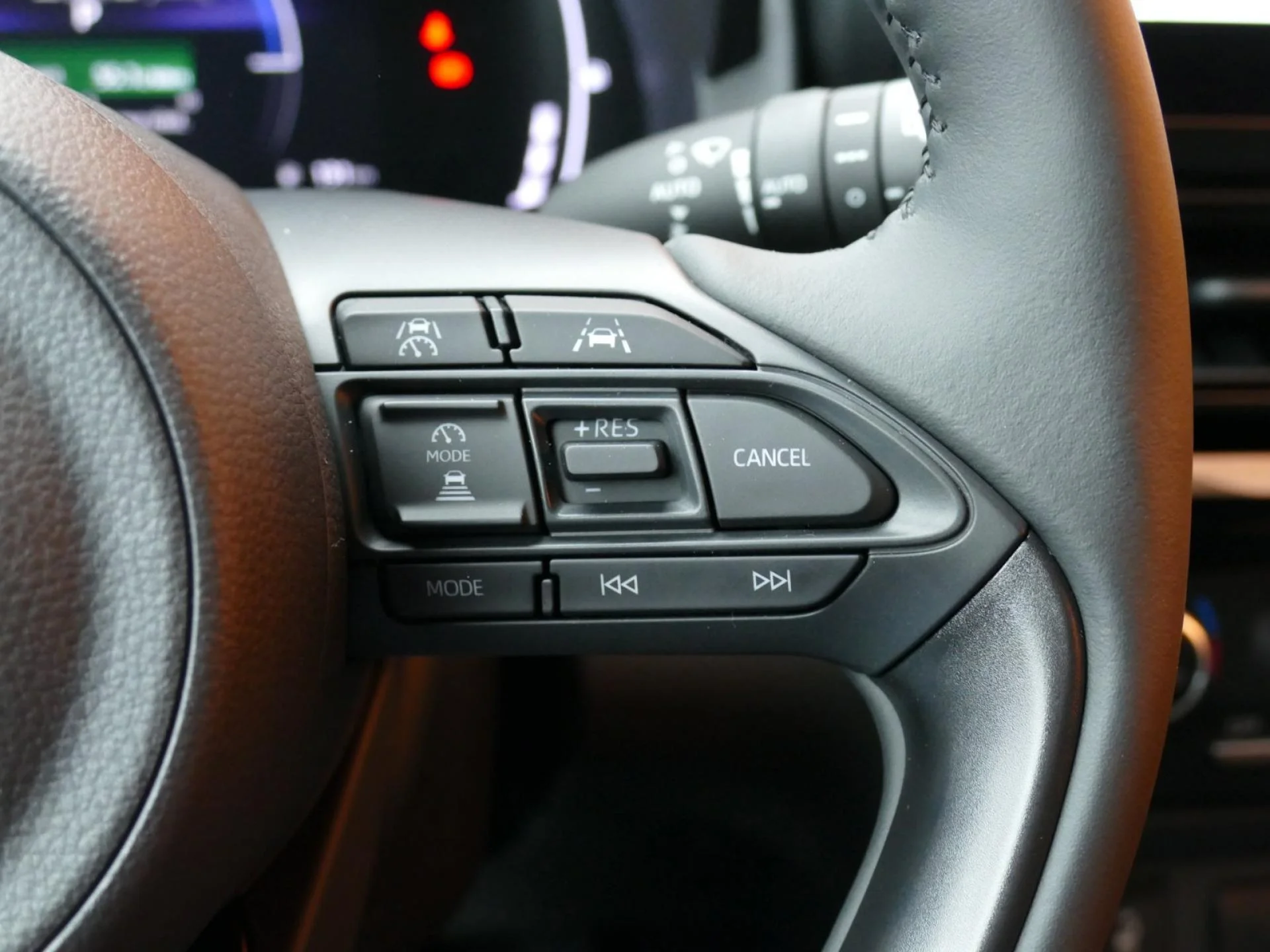 TOYOTA YARIS CROSS - Miniature 16 sur 34 - Cliquer pour voir cette photo
