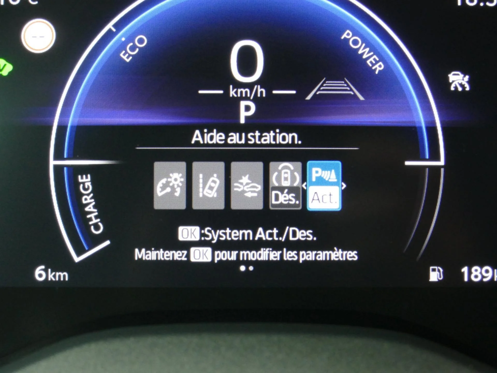 TOYOTA YARIS CROSS - Miniature 14 sur 34 - Cliquer pour voir cette photo