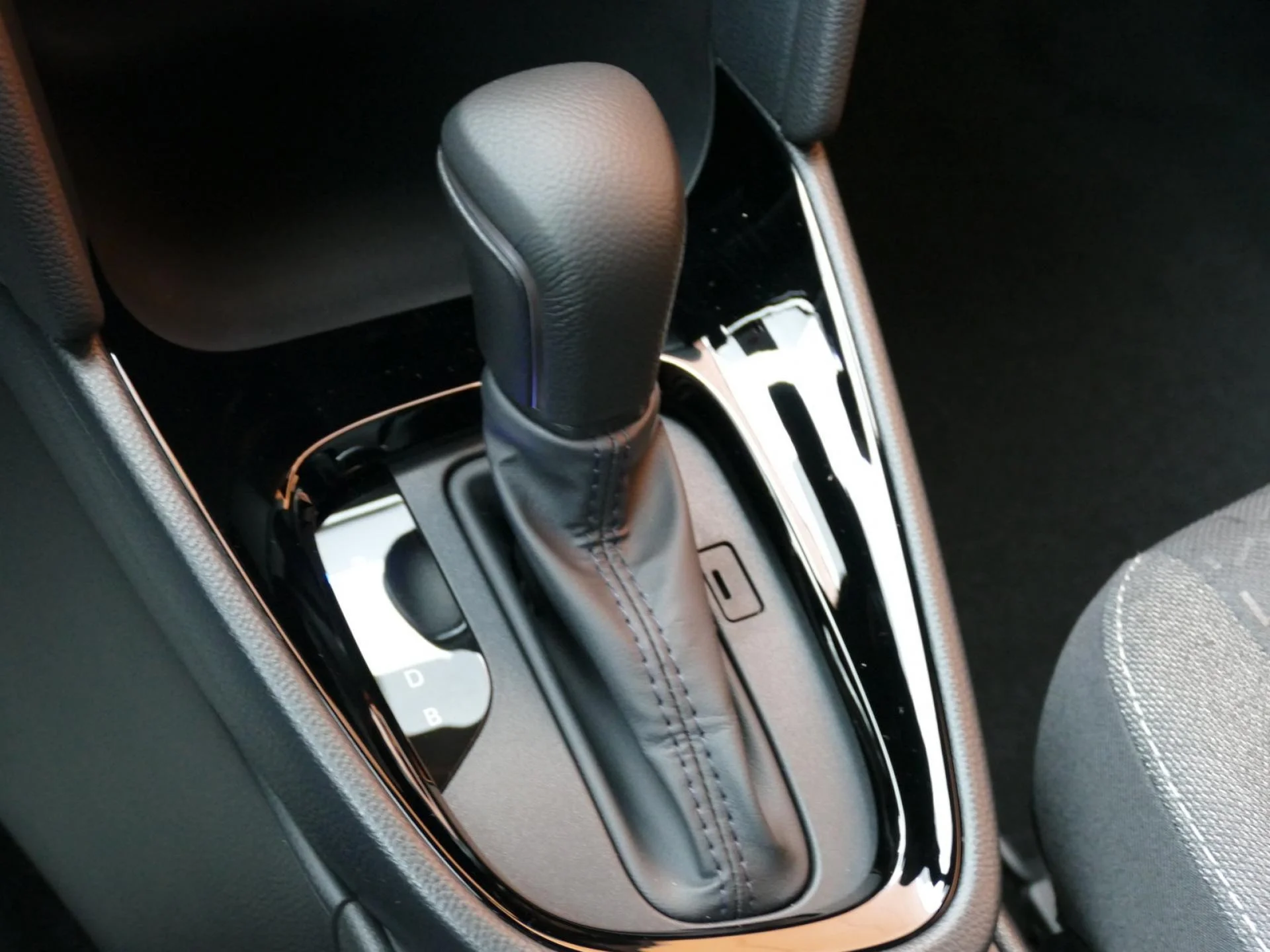 TOYOTA YARIS CROSS - Miniature 20 sur 34 - Cliquer pour voir cette photo