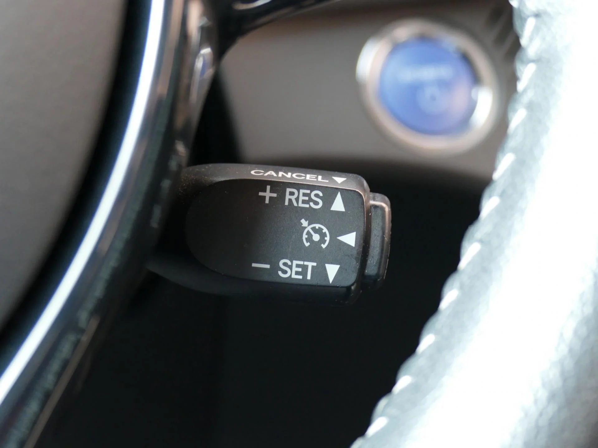 TOYOTA YARIS - Miniature 16 sur 30 - Cliquer pour voir cette photo