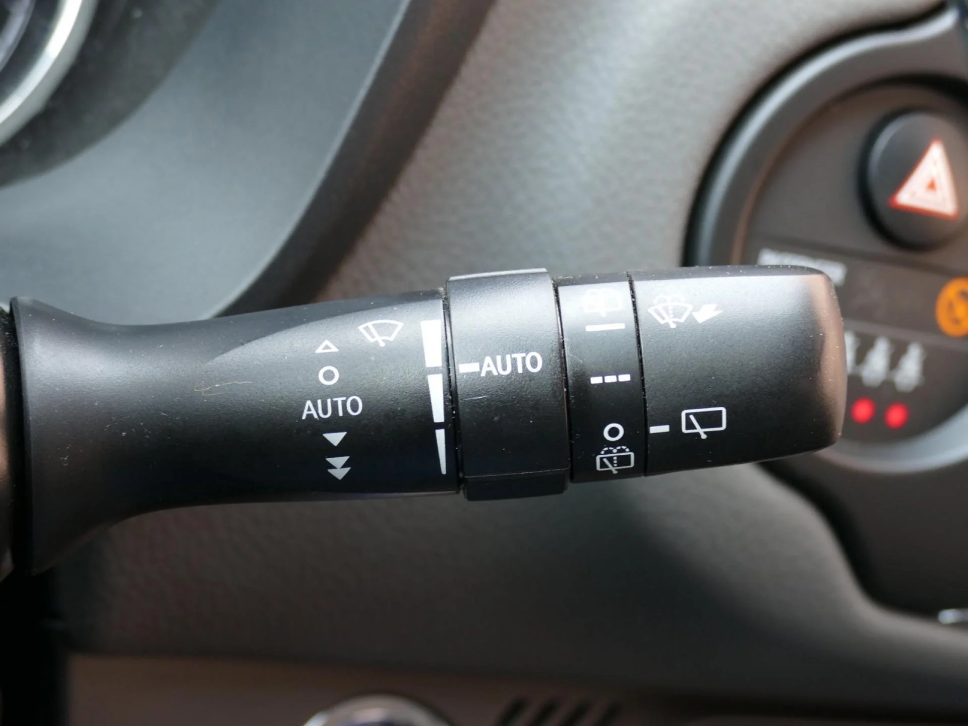 TOYOTA YARIS - Miniature 22 sur 30 - Cliquer pour voir cette photo