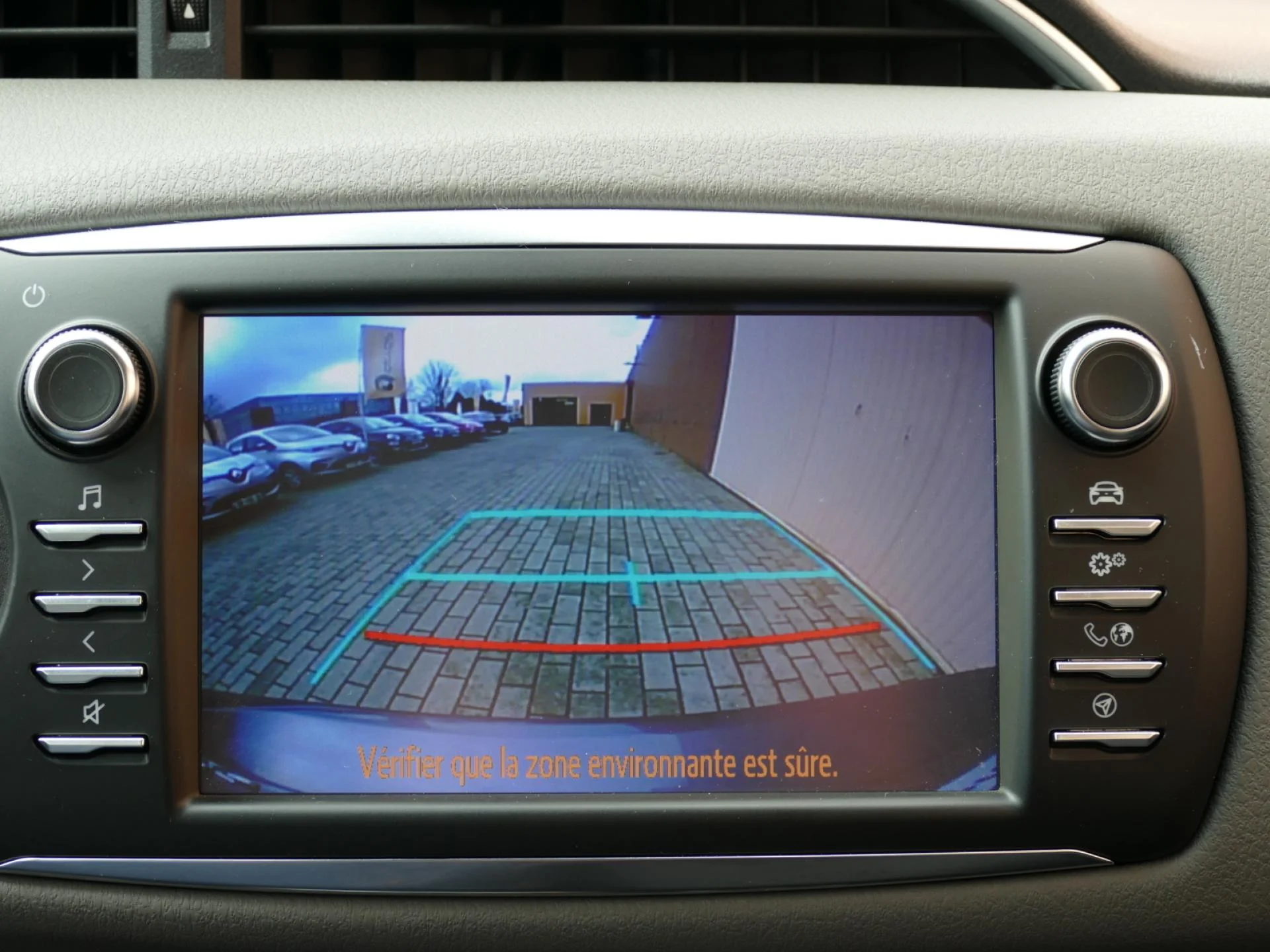 TOYOTA YARIS - Miniature 9 sur 30 - Cliquer pour voir cette photo