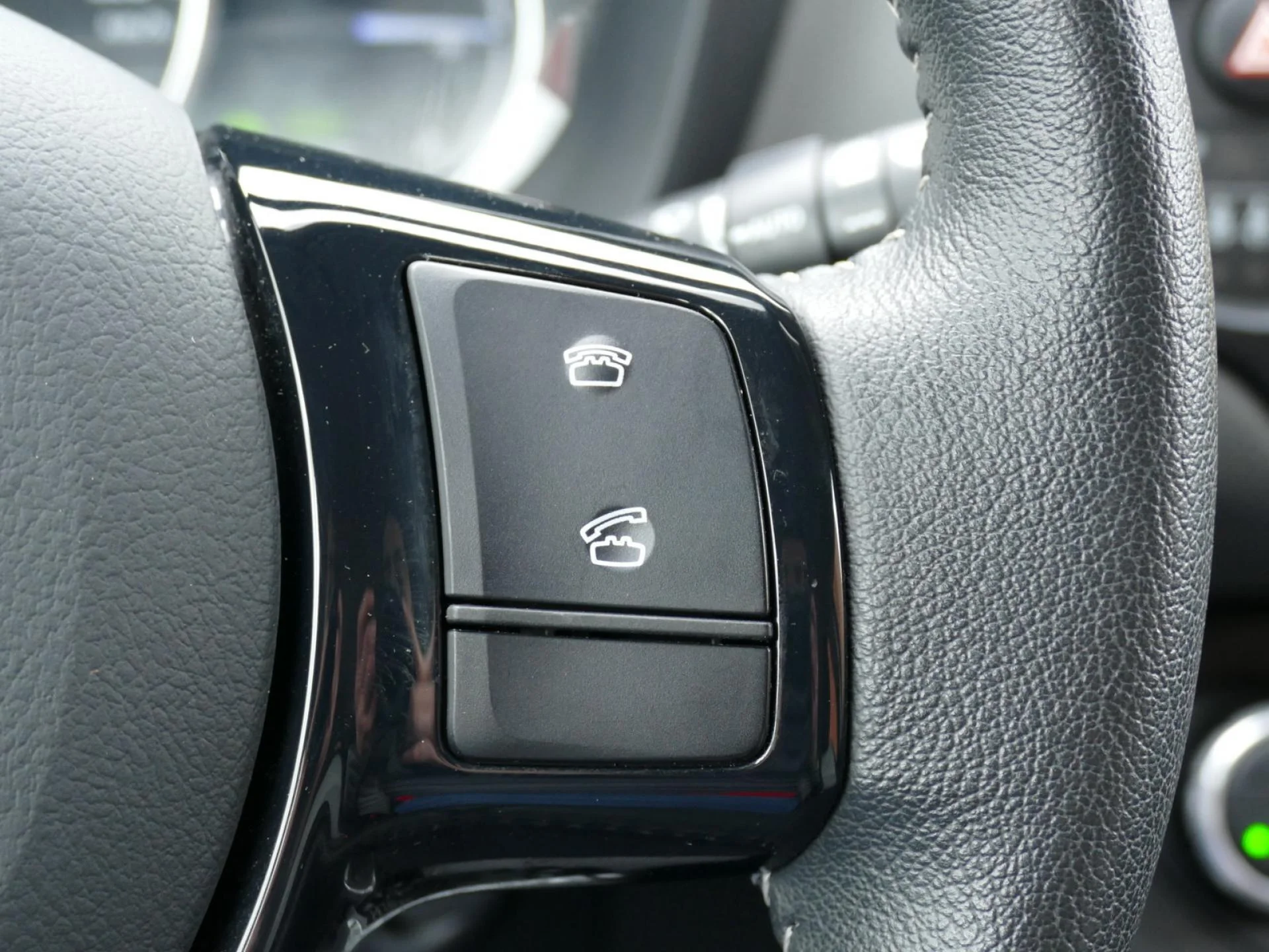 TOYOTA YARIS - Miniature 12 sur 30 - Cliquer pour voir cette photo
