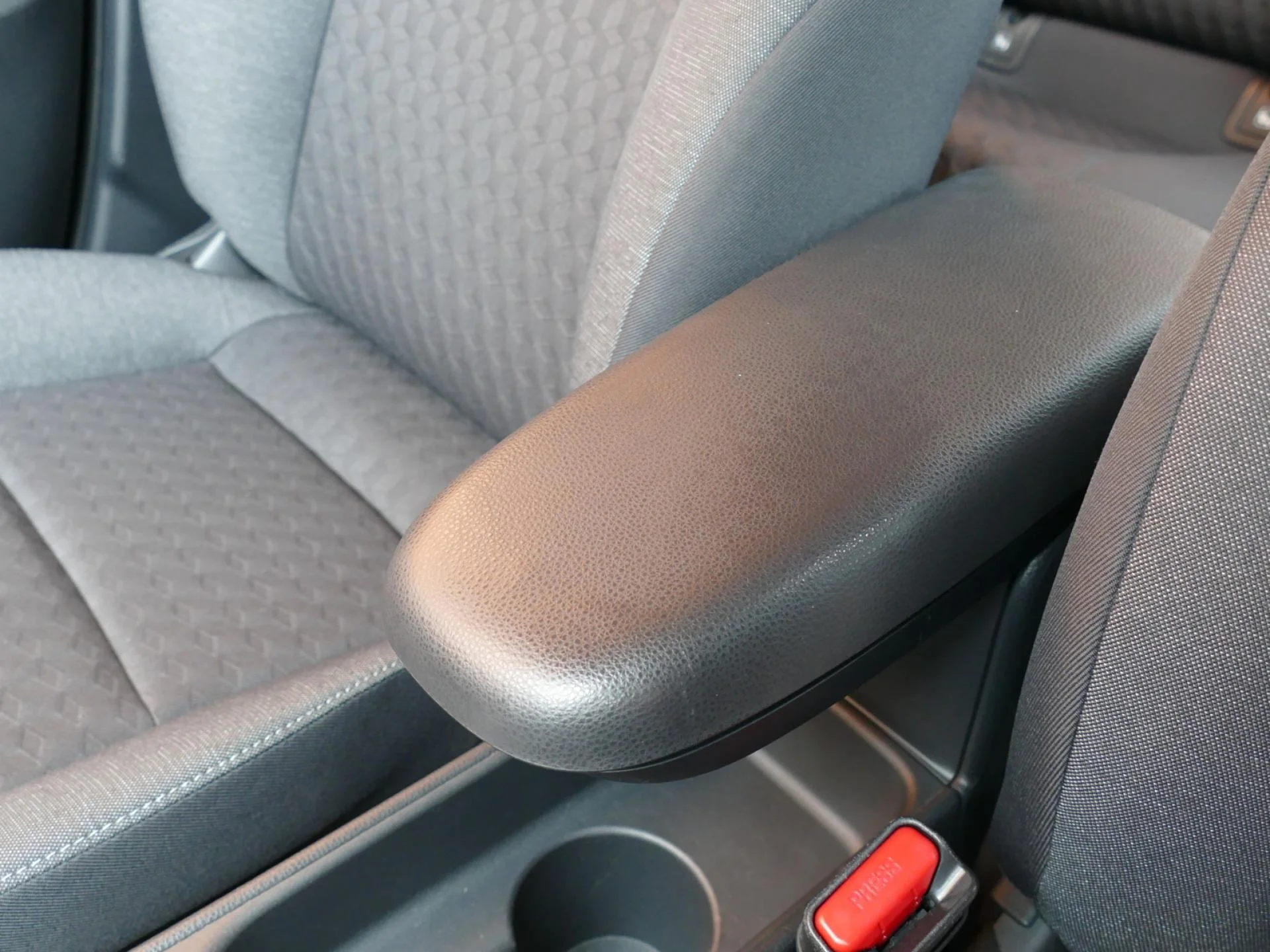 TOYOTA YARIS - Miniature 20 sur 33 - Cliquer pour voir cette photo