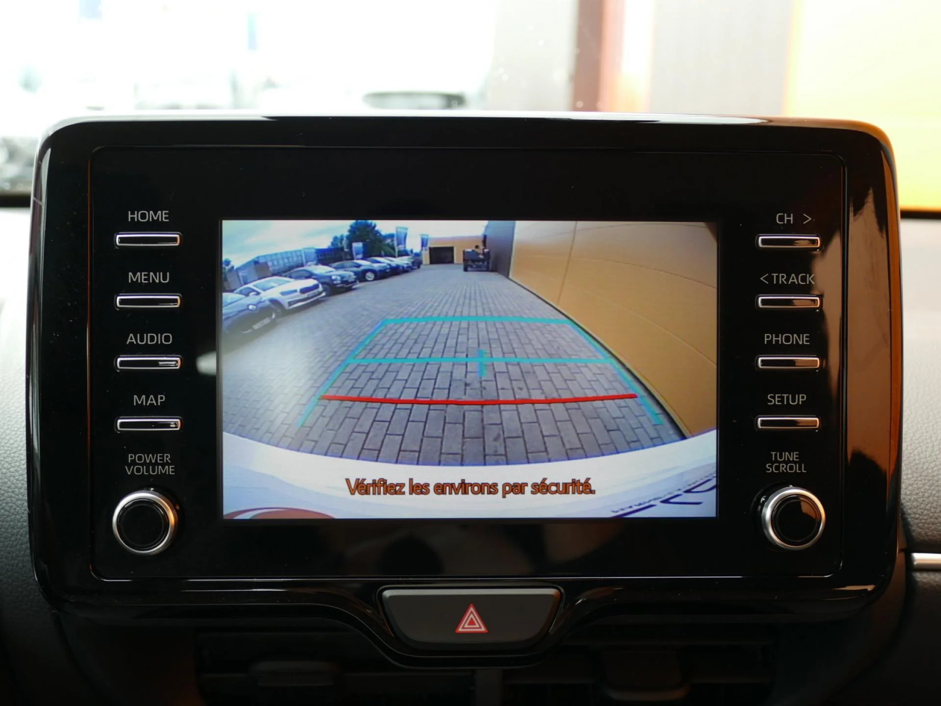 TOYOTA YARIS - Miniature 10 sur 33 - Cliquer pour voir cette photo