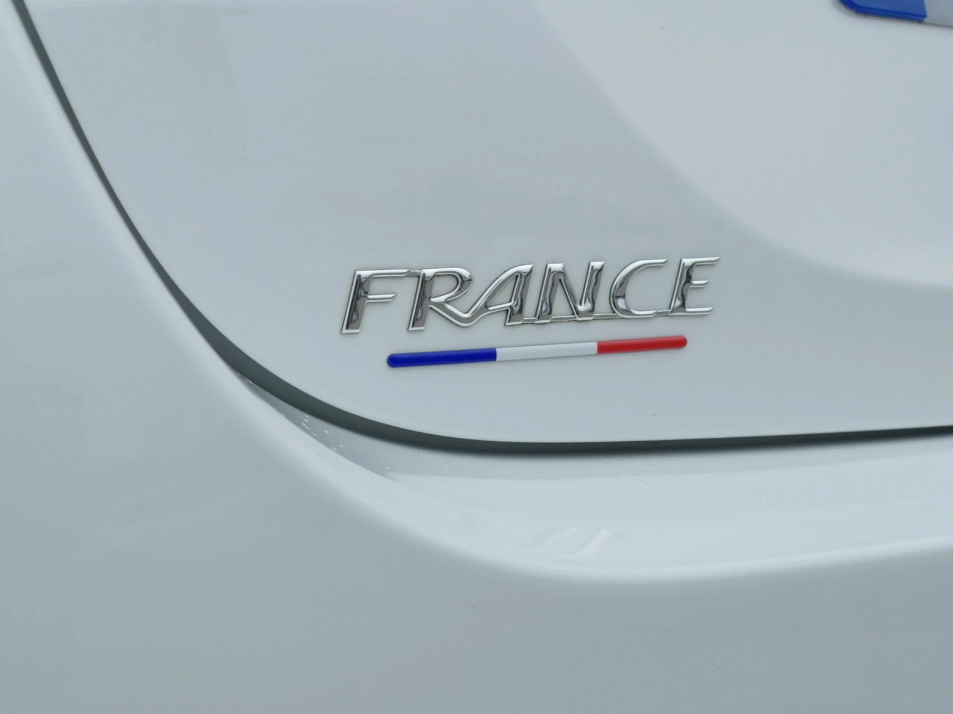 TOYOTA YARIS - Miniature 28 sur 33 - Cliquer pour voir cette photo