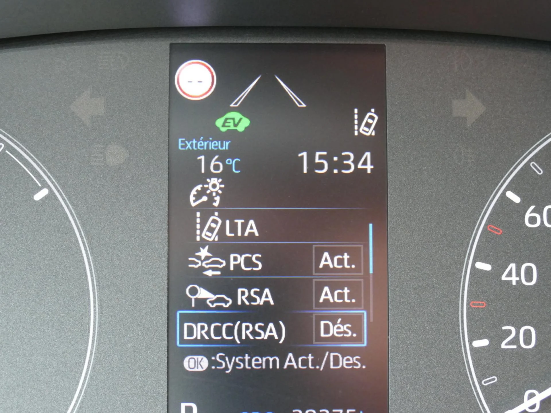 TOYOTA YARIS - Miniature 14 sur 33 - Cliquer pour voir cette photo