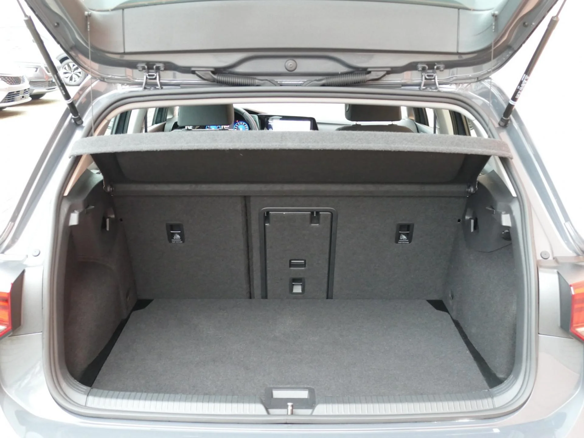 VOLKSWAGEN GOLF - Miniature 8 sur 31 - Cliquer pour voir cette photo