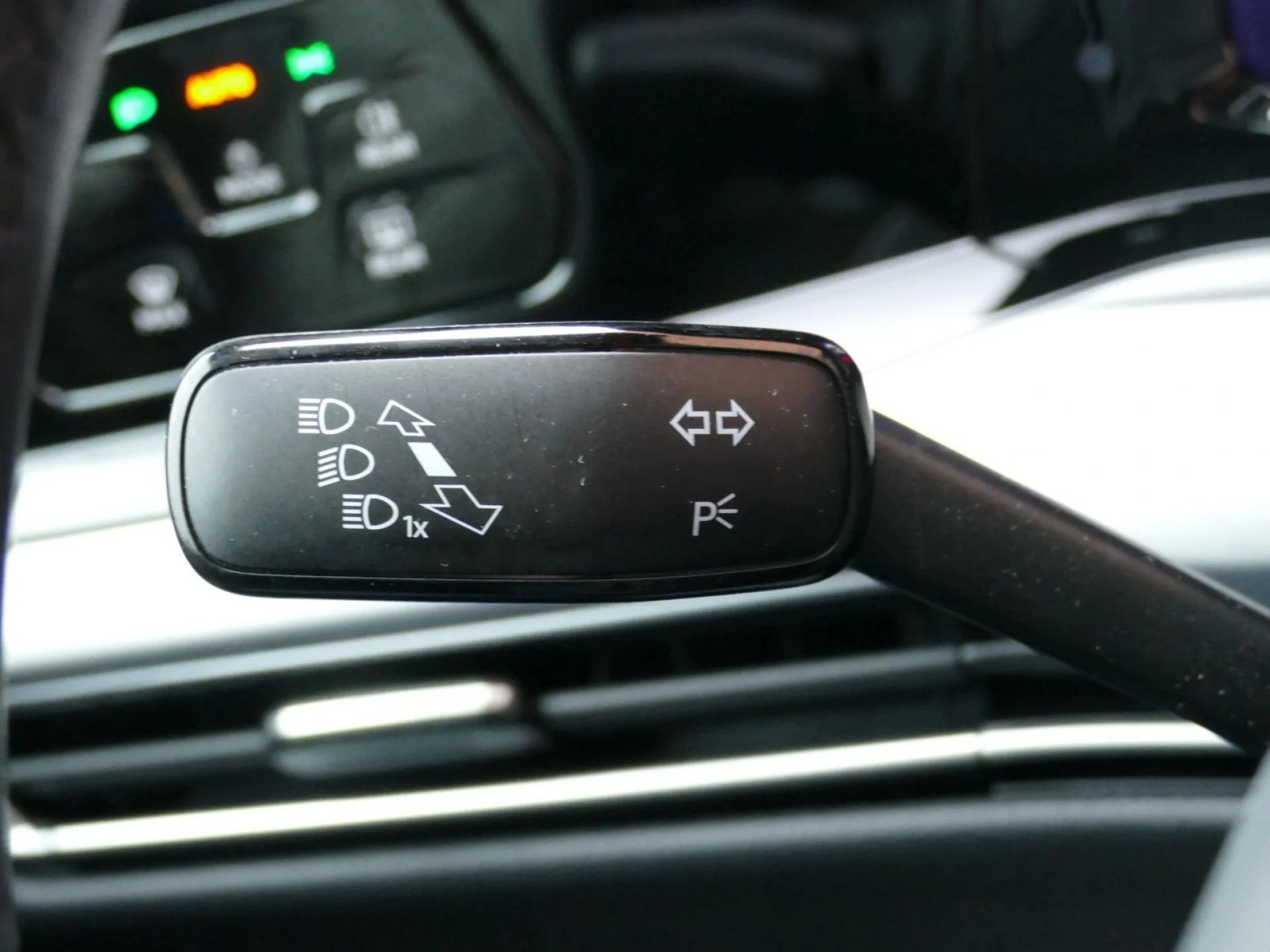 VOLKSWAGEN GOLF - Miniature 24 sur 31 - Cliquer pour voir cette photo